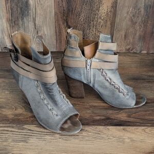 Diba True In the Books Buckle Leather Heeled Open Toe Shoes 8 C670